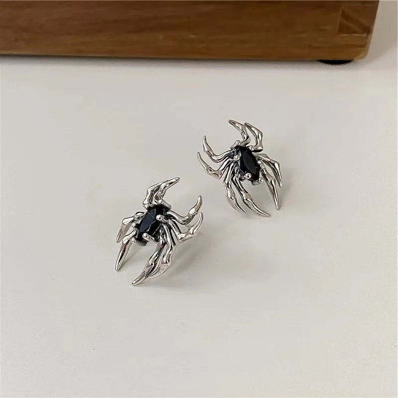 Halloween Gothic Retro Spider Earrings - Image 2